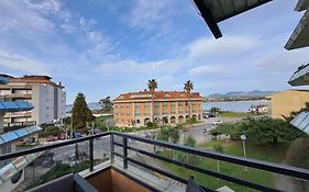 Baiona, primera línea de Playa Ladeira, terraza.
